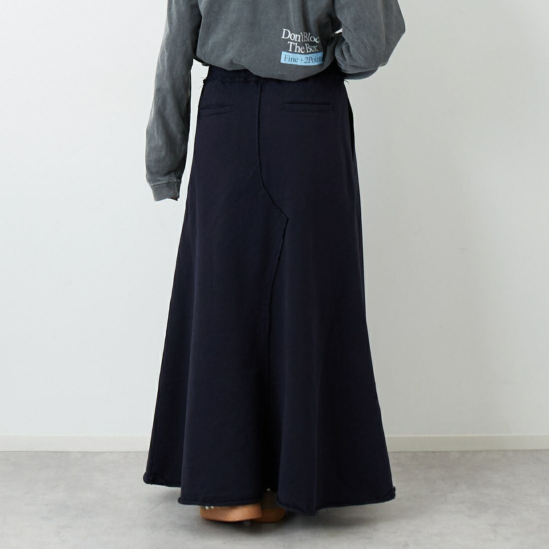 emmi [エミ] スウェットマキシスカート [13WCS261034] DNVY &&モデル身長：162cm 着用サイズ：0&&