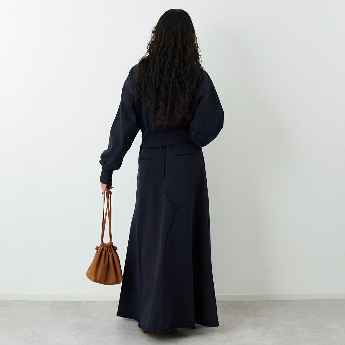 emmi [エミ] スウェットマキシスカート [13WCS261034] DNVY &&モデル身長：162cm 着用サイズ：0&&