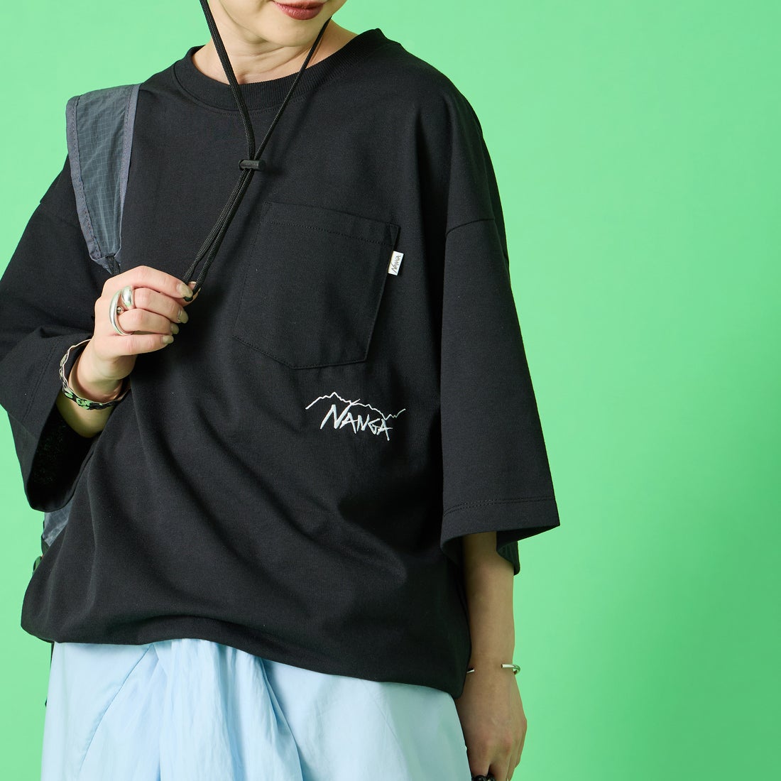 JEANSFACTORY × NANGA [ジーンズファクトリー × ナンガ] 別注 ルーズフィット ドローコードポケットTシャツ [NW26SS-JF5] BLACK