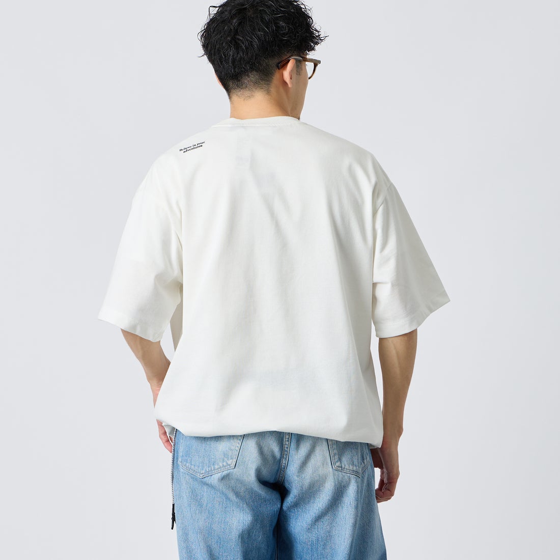 JEANSFACTORY × NANGA [ジーンズファクトリー × ナンガ] 別注 ルーズフィット ドローコードポケットTシャツ [NW26SS-JF5] WHITE &&モデル身長：168cm 着用サイズ：M&&