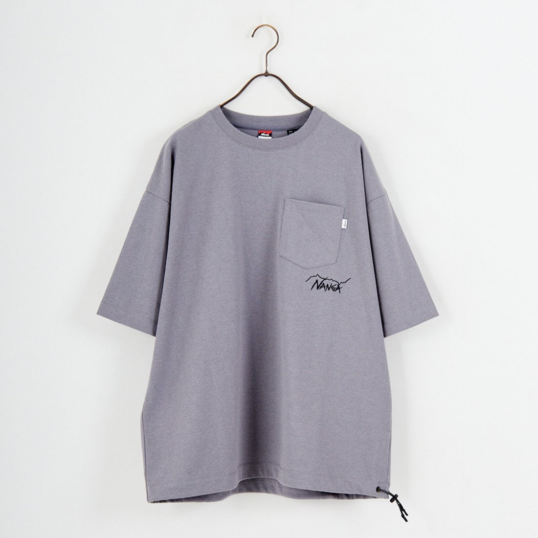 JEANSFACTORY × NANGA [ジーンズファクトリー × ナンガ] 別注 ルーズフィット ドローコードポケットTシャツ [NW26SS-JF5] CHARCOAL