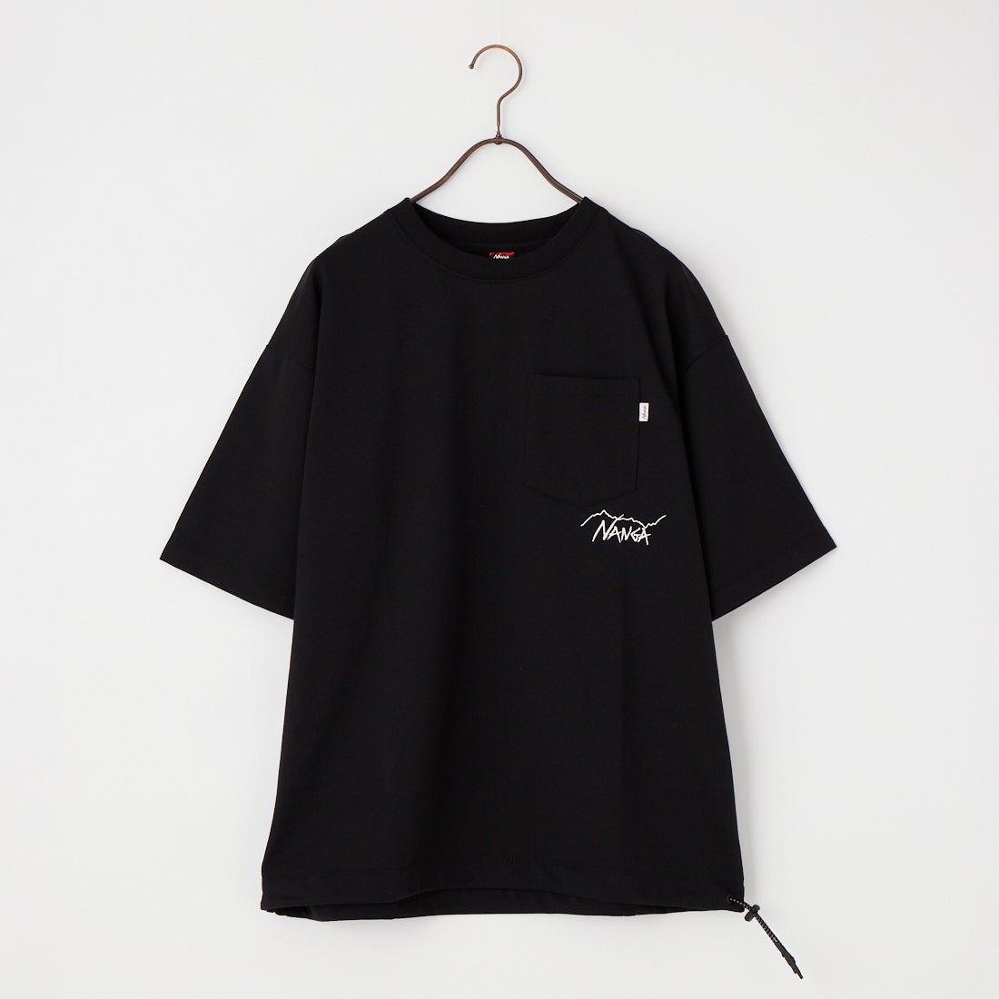 JEANSFACTORY × NANGA [ジーンズファクトリー × ナンガ] 別注 ルーズフィット ドローコードポケットTシャツ [NW26SS-JF5] BLACK