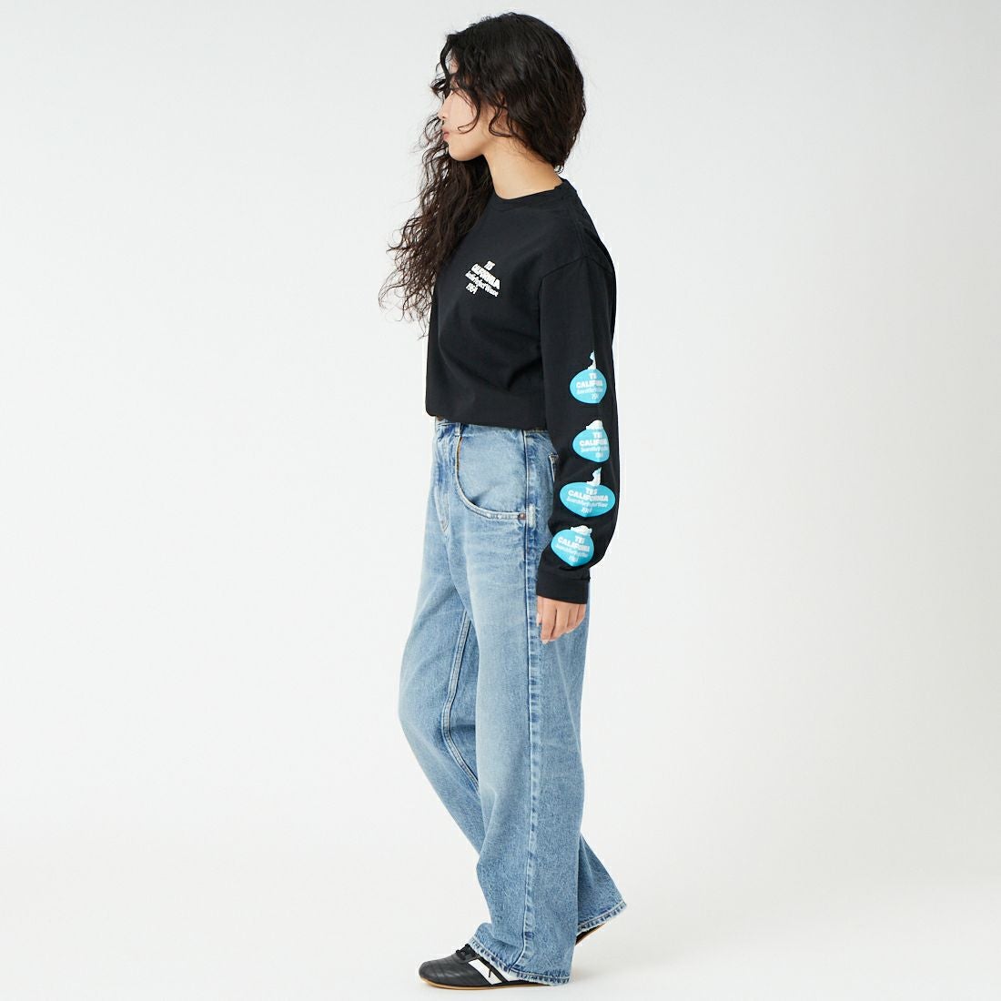 The Endless Summer [エンドレスサマー] オーバルロゴプリント ロングスリーブTシャツ [FH-26374305] 01 BLACK &&モデル身長：162cm 着用サイズ：S&&