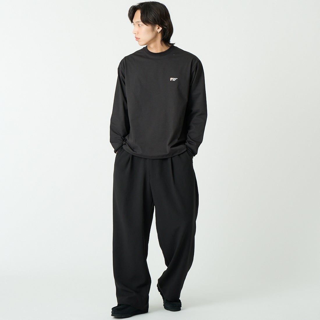 PENDLETON [ペンドルトン] バックプリント ロングスリーブTシャツ [6175-3002] 49 BLACK &&モデル身長：179cm 着用サイズ：M&&