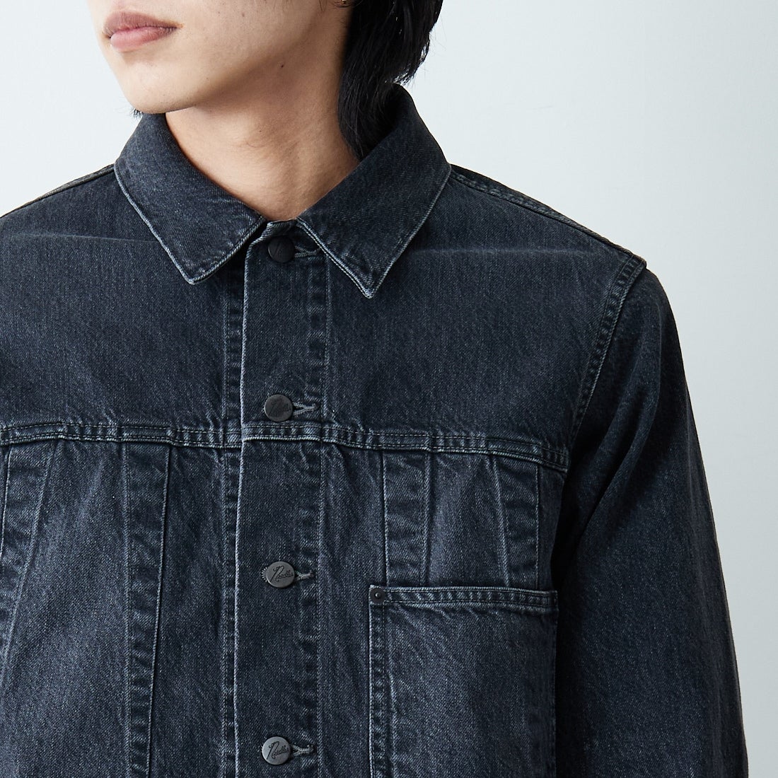 Needles [ニードルズ] 12ozデニム ダーツジーンジャケット [SX199] B BLACK &&モデル身長：179cm 着用サイズ：M&&