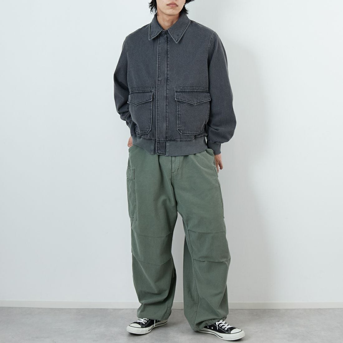 ARMY TWILL SANFORIZED [アーミーツイル サンフォライズド] 別注 ショート丈 デニムブルゾン [AM-2614502-INT-JF] BLACK &&モデル身長：179cm 着用サイズ：L&&