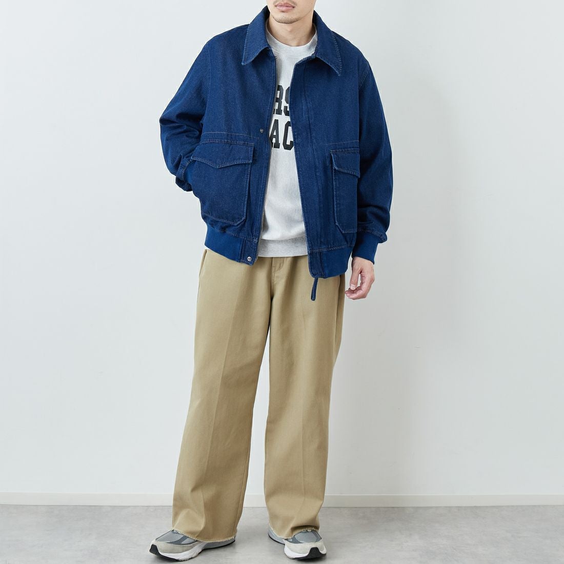 ARMY TWILL SANFORIZED [アーミーツイル サンフォライズド] 別注 ショート丈 デニムブルゾン [AM-2614502-INT-JF] NAVY &&モデル身長：168cm 着用サイズ：M&&