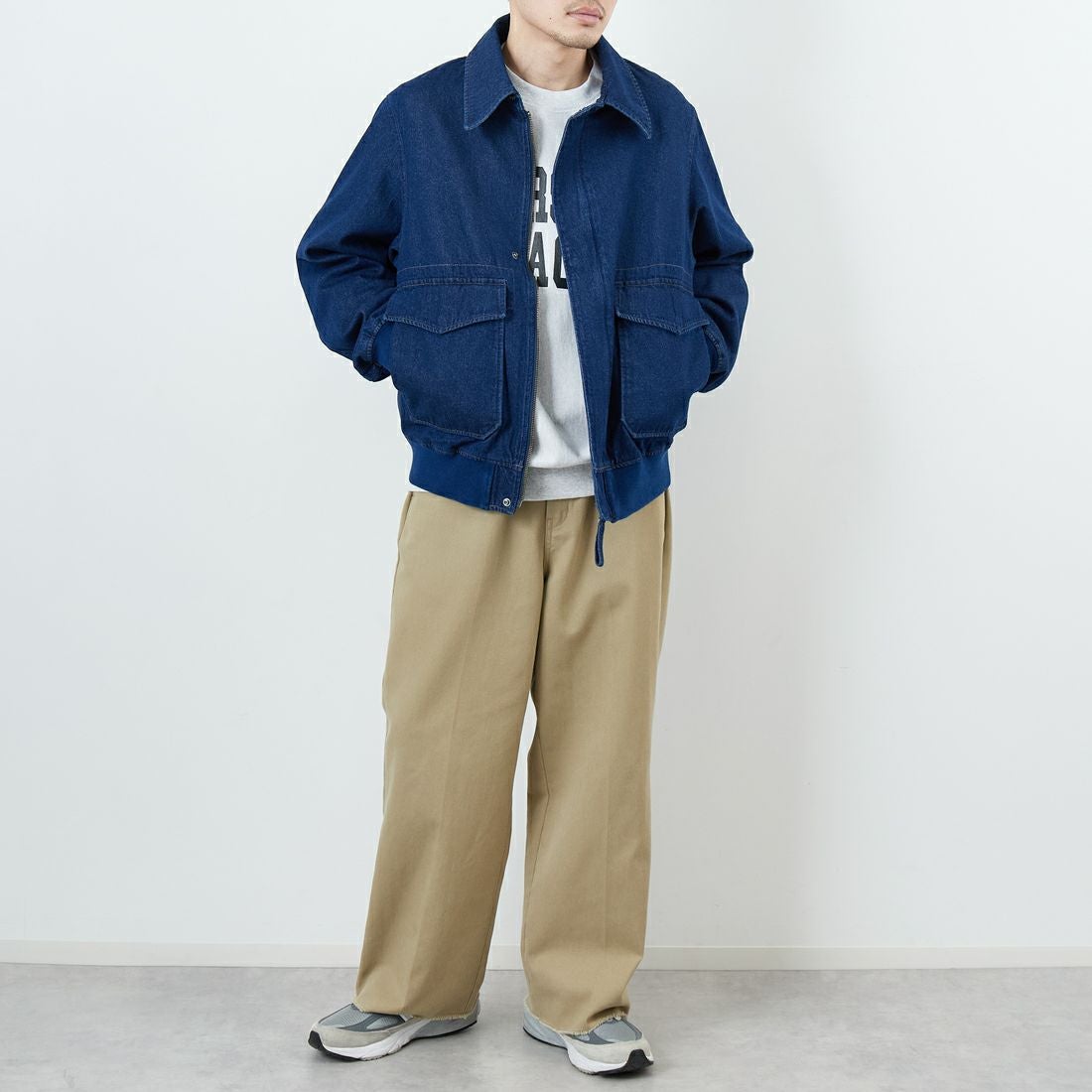 ARMY TWILL SANFORIZED [アーミーツイル サンフォライズド] 別注 ショート丈 デニムブルゾン [AM-2614502-INT-JF] NAVY &&モデル身長：168cm 着用サイズ：M&&
