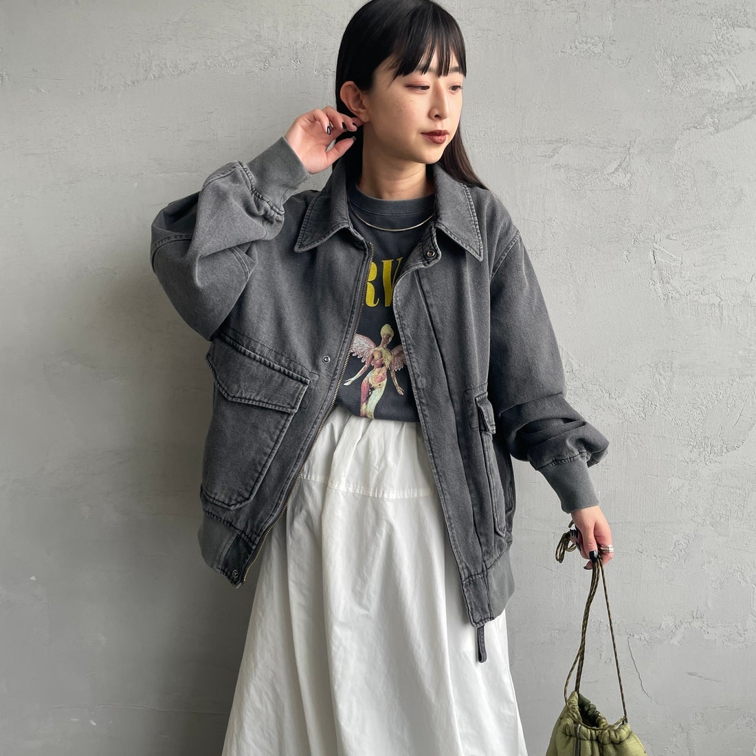 ARMY TWILL SANFORIZED [アーミーツイル サンフォライズド] 別注 ショート丈 デニムブルゾン [AM-2614502-INT-JF] BLACK &&モデル身長：150cm 着用サイズ：S&&