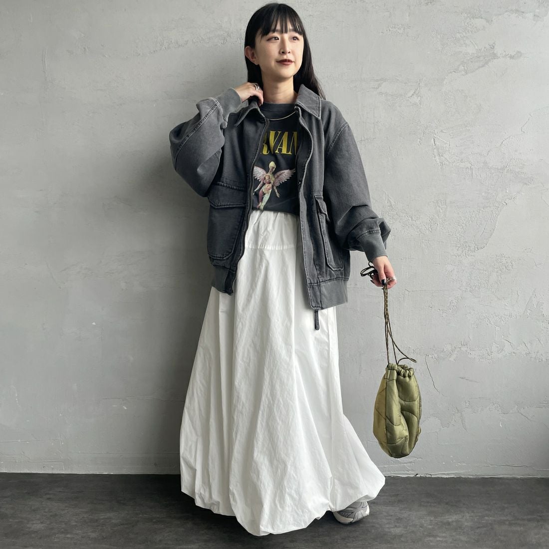 ARMY TWILL SANFORIZED [アーミーツイル サンフォライズド] 別注 ショート丈 デニムブルゾン [AM-2614502-INT-JF] BLACK &&モデル身長：150cm 着用サイズ：S&&