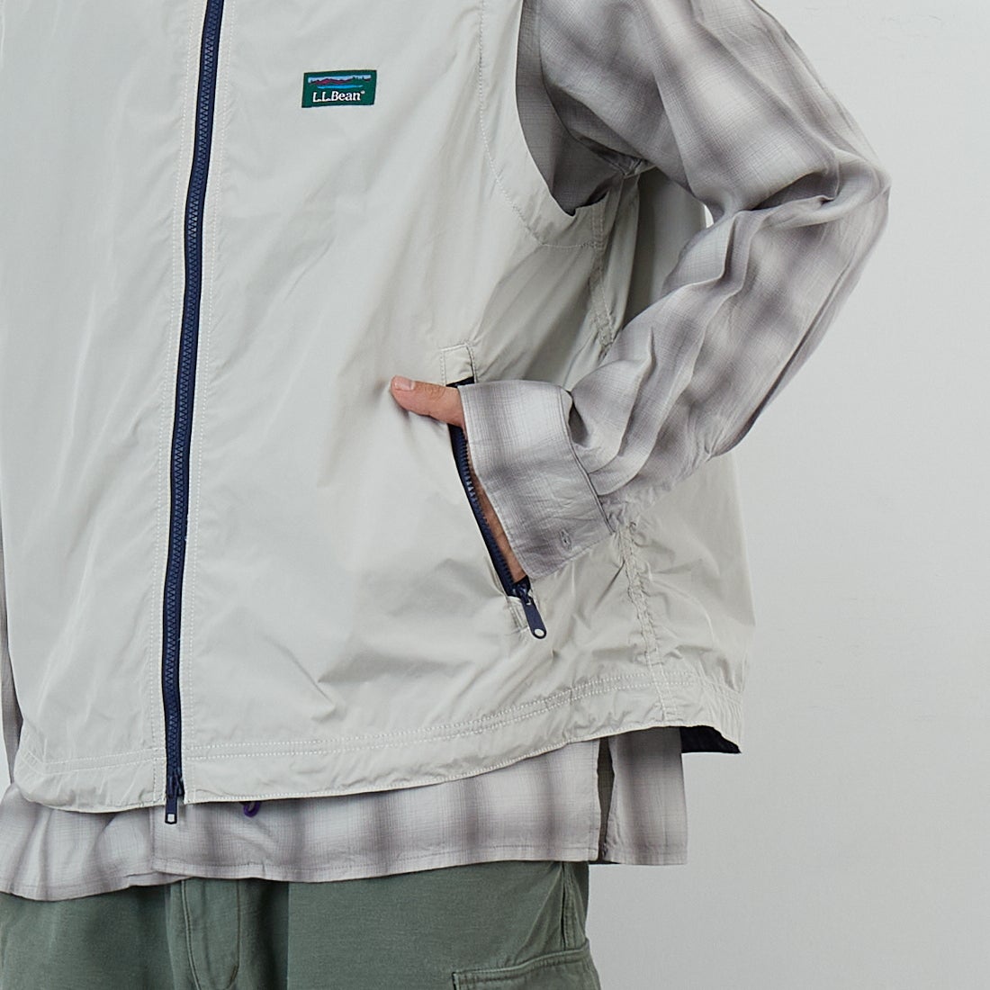 L.L.BEAN [エルエルビーン] ロクスベリーベスト [6175-3042] 24 SAND &&モデル身長：179cm 着用サイズ：L&&
