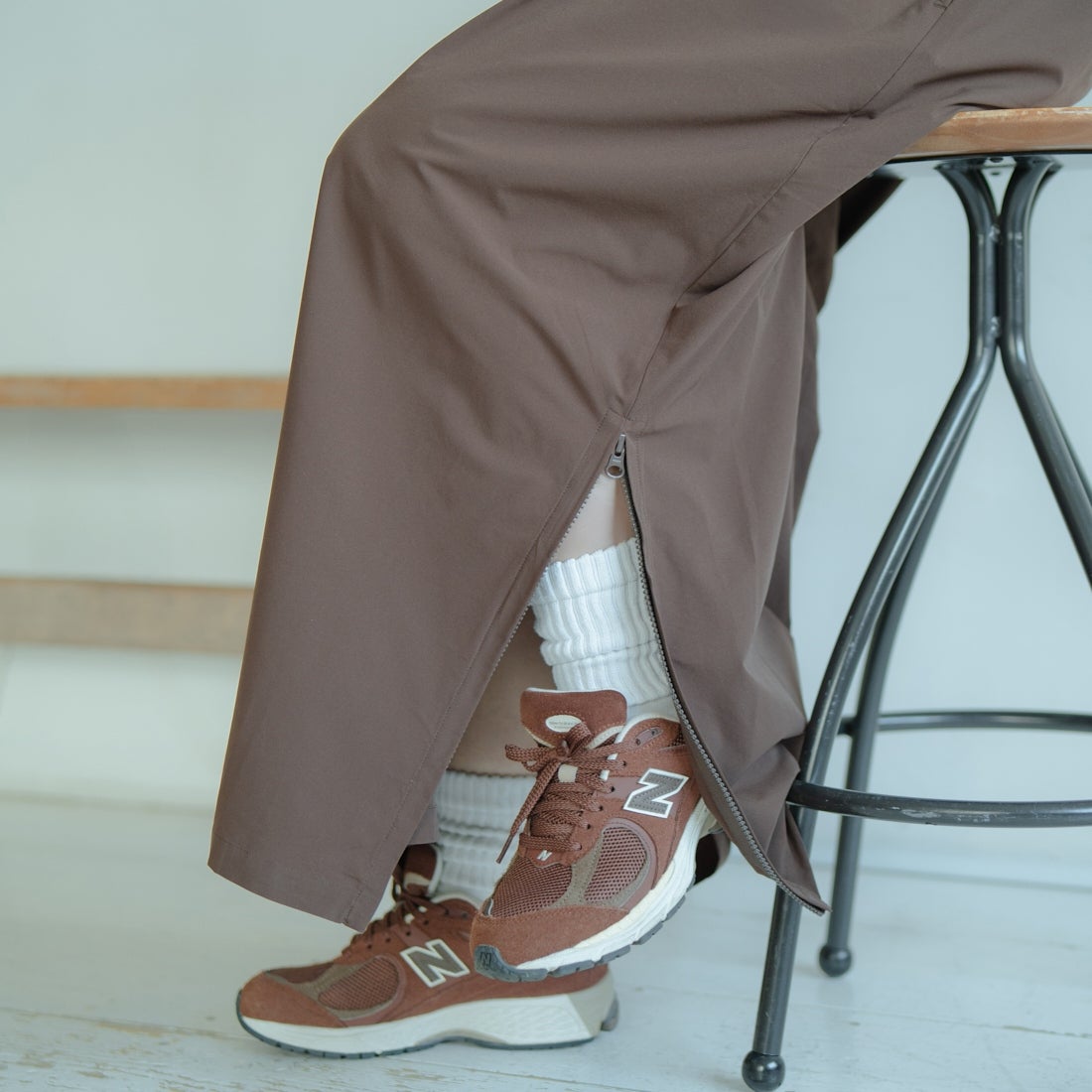 Americana × JEANS FACTORY [アメリカーナ × ジーンズファクトリー] 別注 4WAYストレッチ ウエストギャザー マキシ丈ワンピース [ASO-S-849-JF] ﾌﾞﾗｳﾝ &&モデル身長：153cm 着用サイズ：ONE SIZE&&