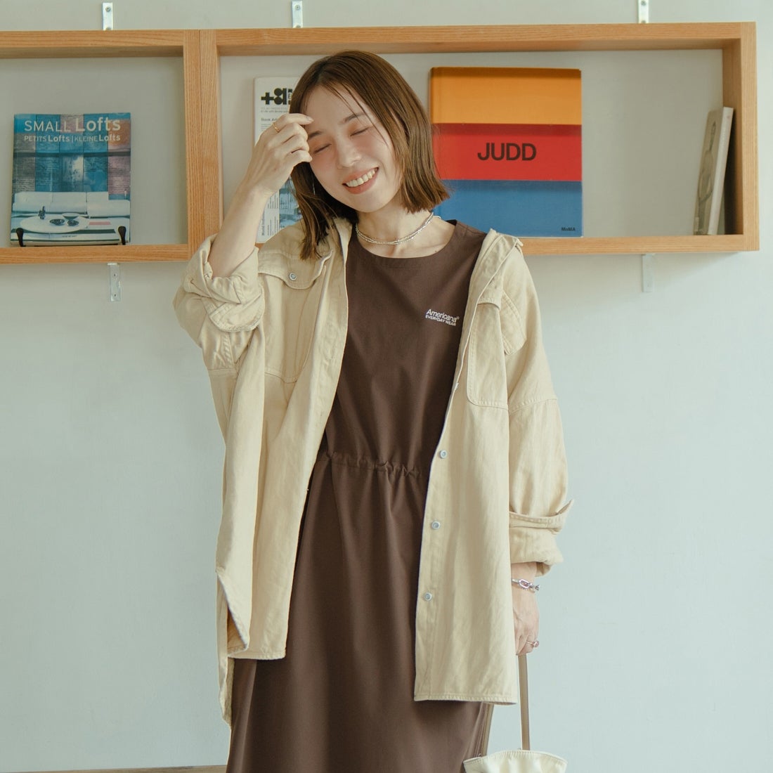 Americana × JEANS FACTORY [アメリカーナ × ジーンズファクトリー] 別注 4WAYストレッチ ウエストギャザー マキシ丈ワンピース [ASO-S-849-JF] ﾌﾞﾗｳﾝ &&モデル身長：153cm 着用サイズ：ONE SIZE&&