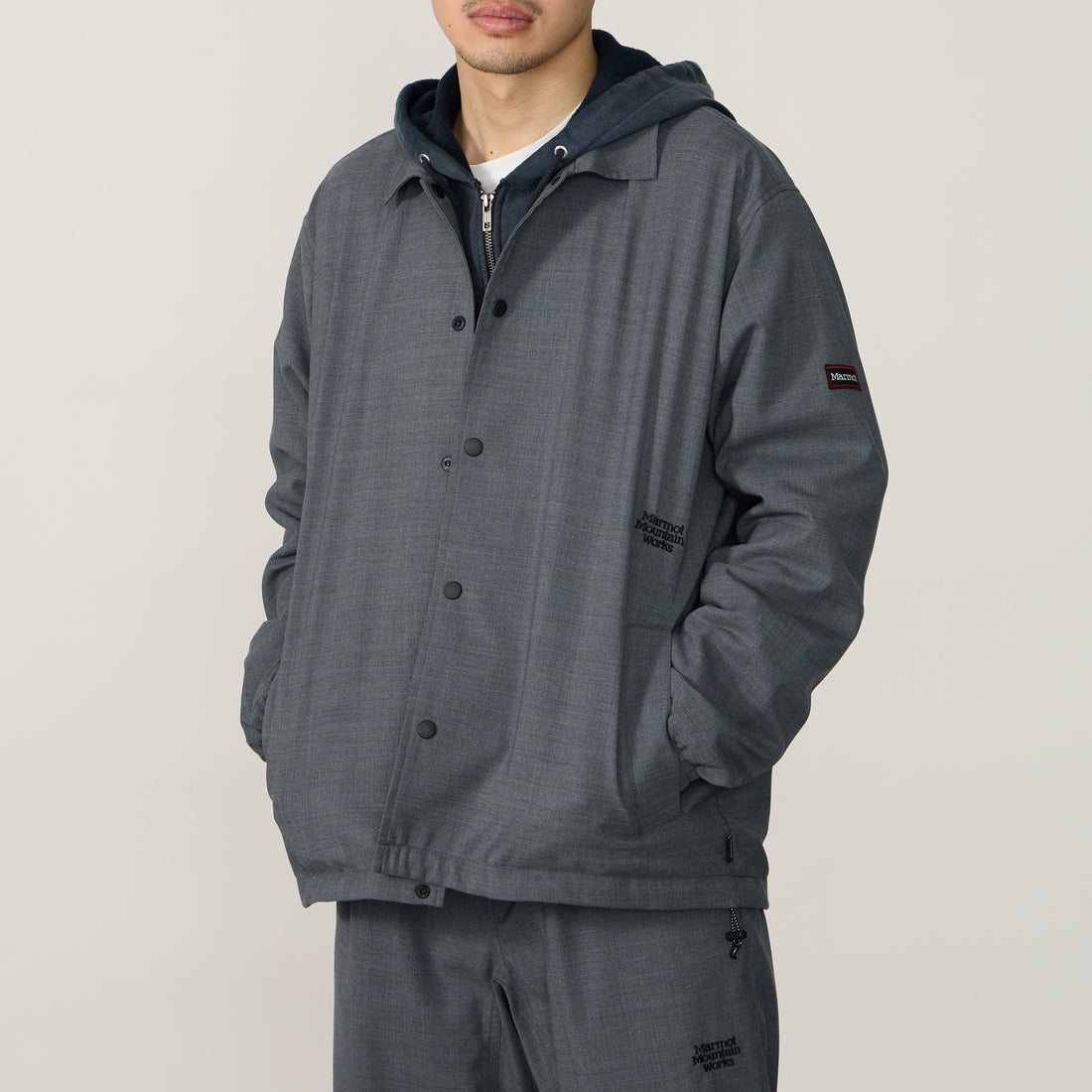 Marmot [マーモット] 別注 メリノウール コーチジャケット [MTSS26MJK330IN-JF] GRAY &&モデル身長：168cm 着用サイズ：L&&