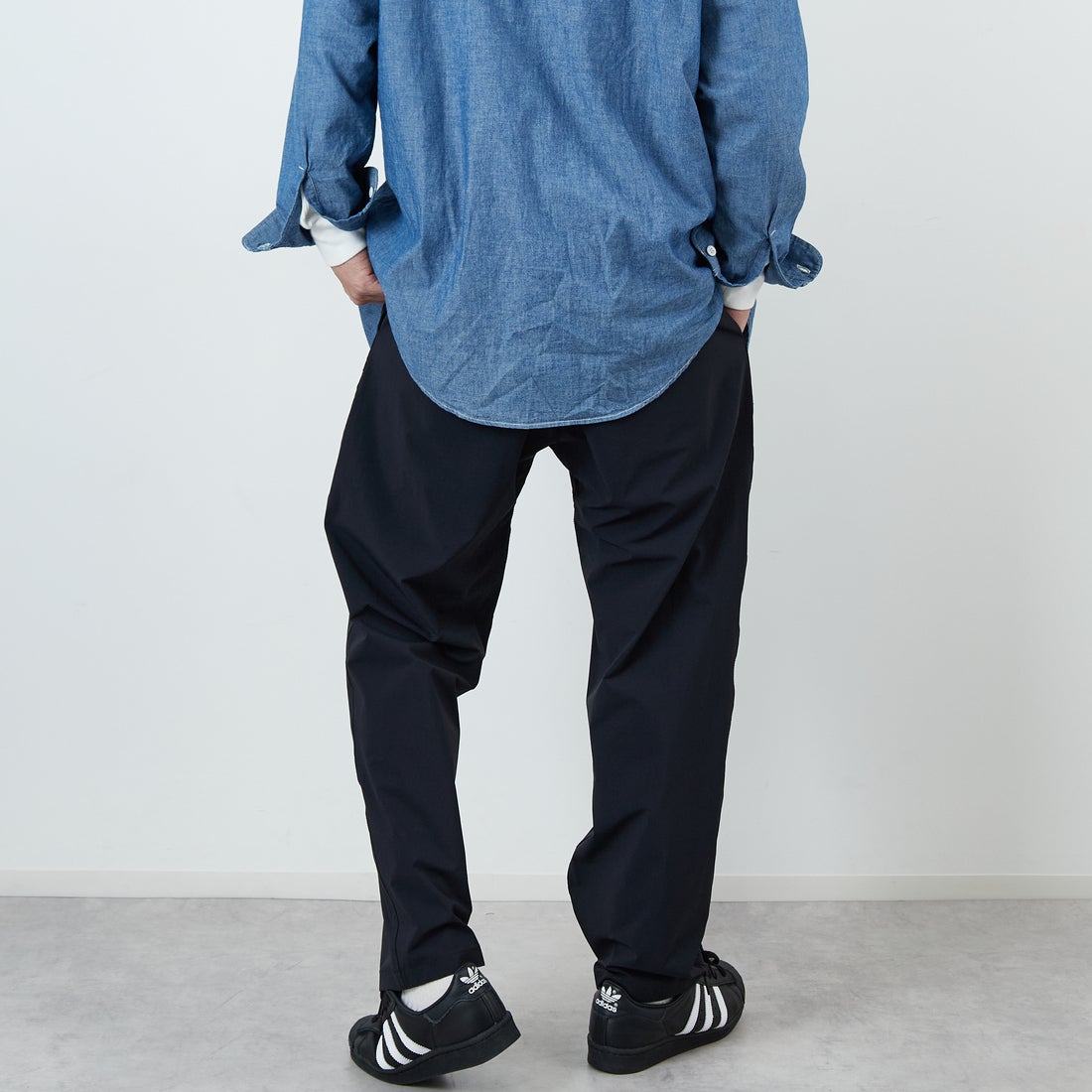 GRAMiCCi [グラミチ] 別注 エブリデイ ナイロンパンツ [GUP6-S2013-JF] BLACK &&モデル身長：179cm 着用サイズ：XL&&
