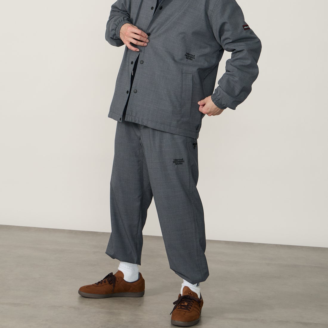Marmot [マーモット] 別注 メリノウール タックパンツ [MTSS26MPT331IN-JF] GRAY &&モデル身長：168cm 着用サイズ：L&&