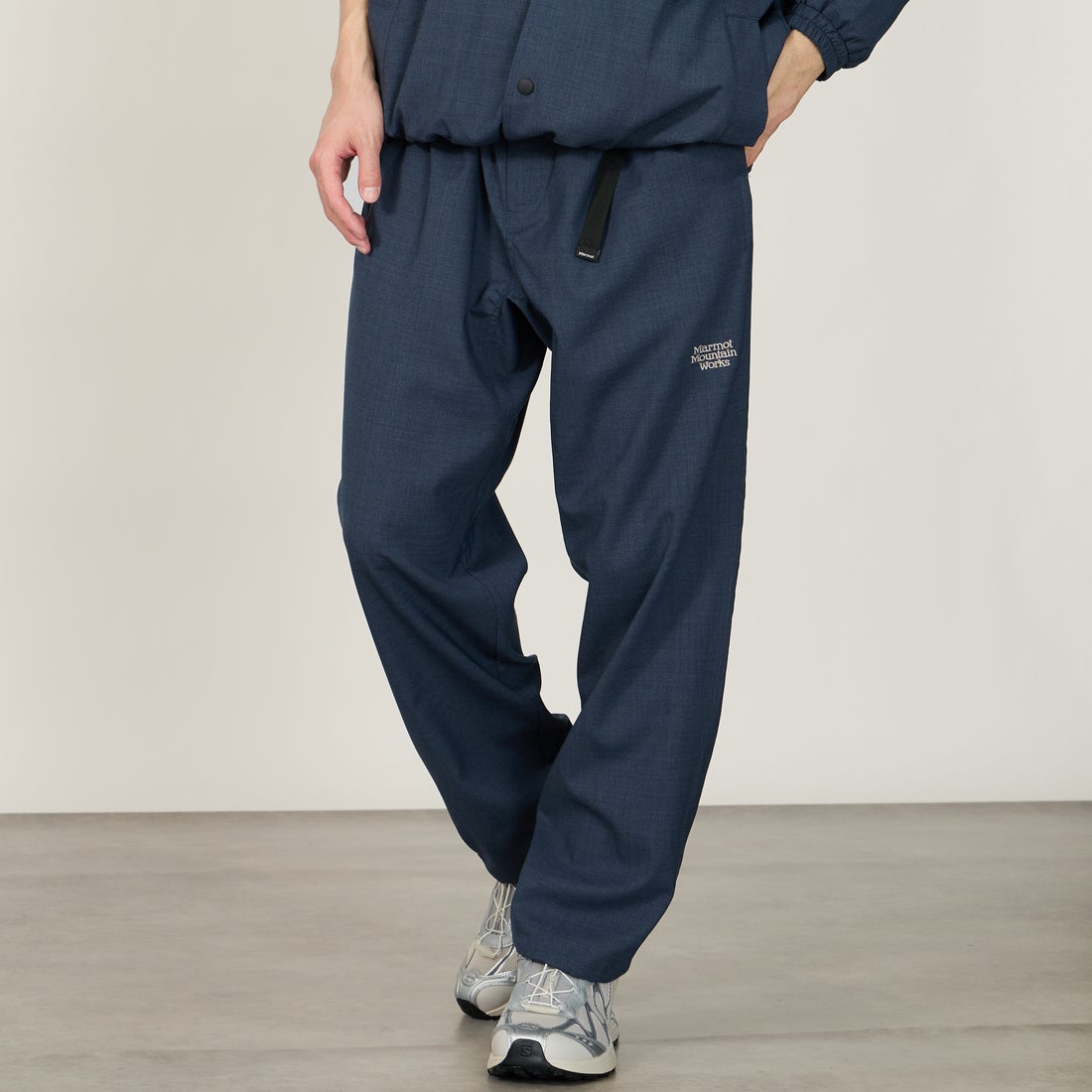 Marmot [マーモット] 別注 メリノウール タックパンツ [MTSS26MPT331IN-JF] NAVY &&モデル身長：168cm 着用サイズ：L&&