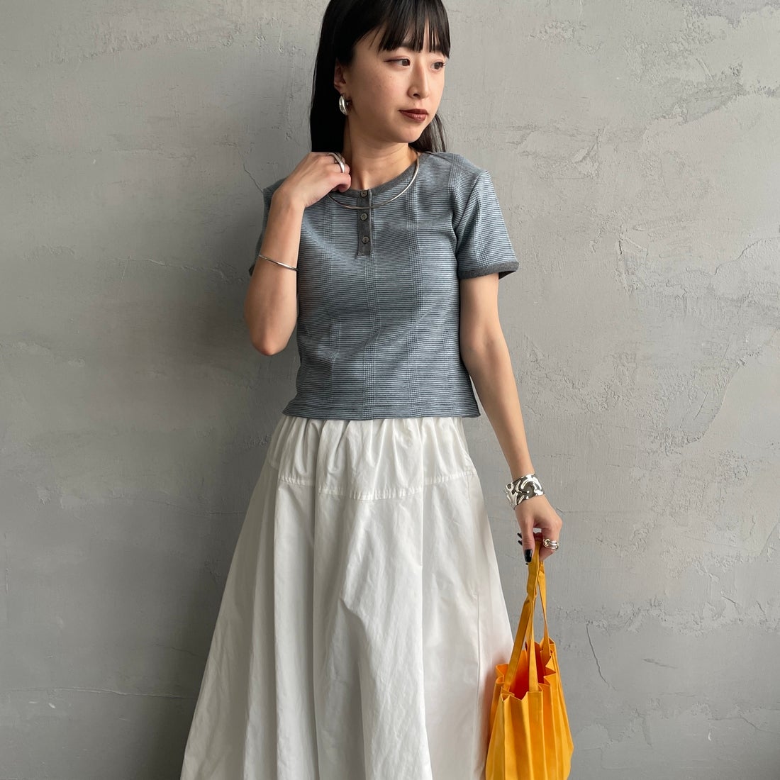 Robert P.Miller [ロバートピーミラー] 別注 クロップド丈 ボーダーヘンリーネックTシャツ [RM261-2265IN-JF] CLOUD&&モデル身長：150cm 着用サイズ：F&&