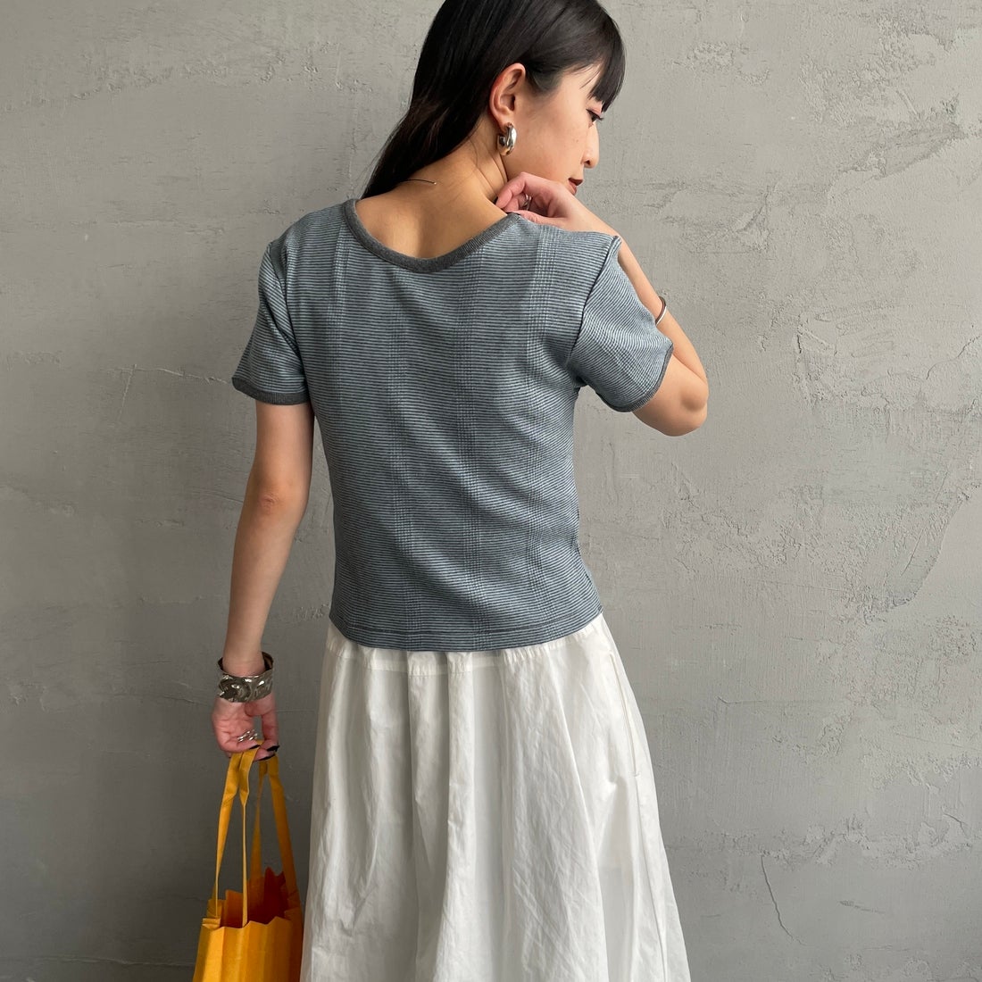 Robert P.Miller [ロバートピーミラー] 別注 クロップド丈 ボーダーヘンリーネックTシャツ [RM261-2265IN-JF] CLOUD&&モデル身長：150cm 着用サイズ：F&&