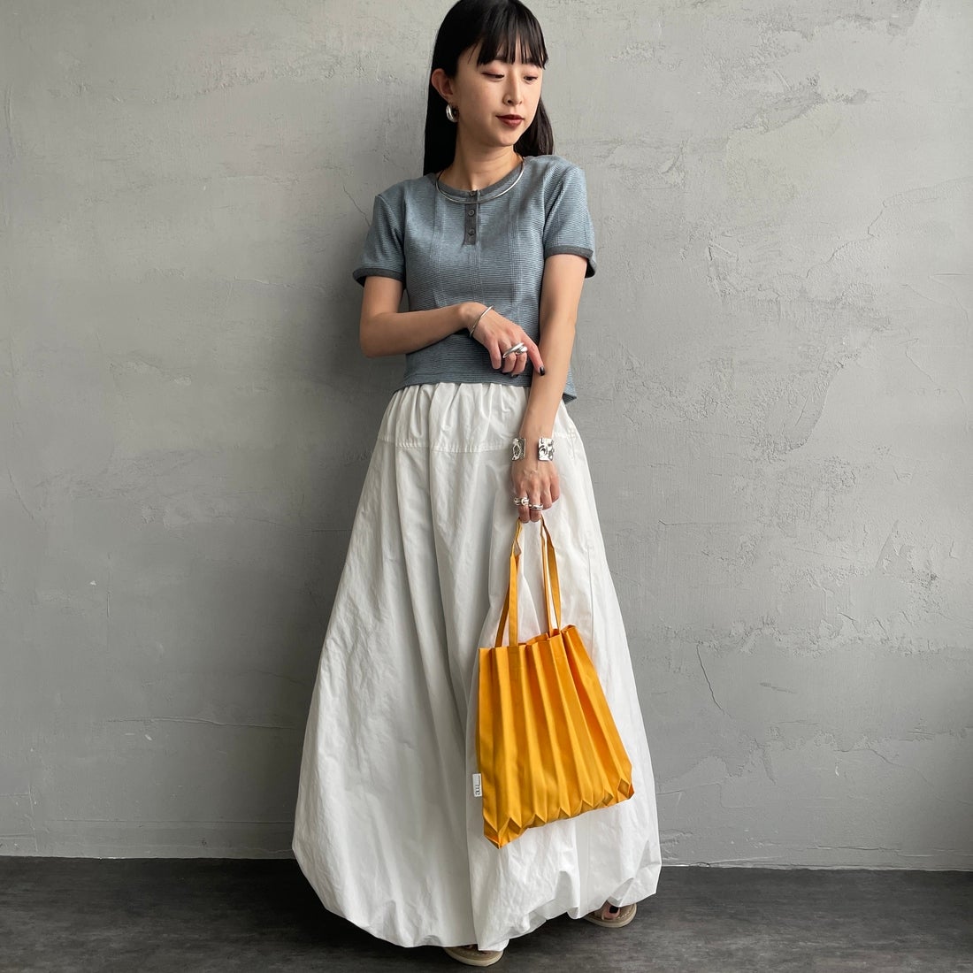 Robert P.Miller [ロバートピーミラー] 別注 クロップド丈 ボーダーヘンリーネックTシャツ [RM261-2265IN-JF] CLOUD&&モデル身長：150cm 着用サイズ：F&&