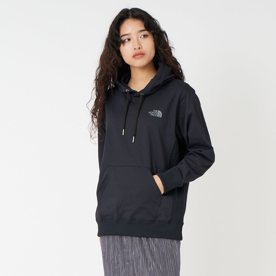 THE NORTH FACE [ザ ノースフェイス] バックスクエアロゴフーディ