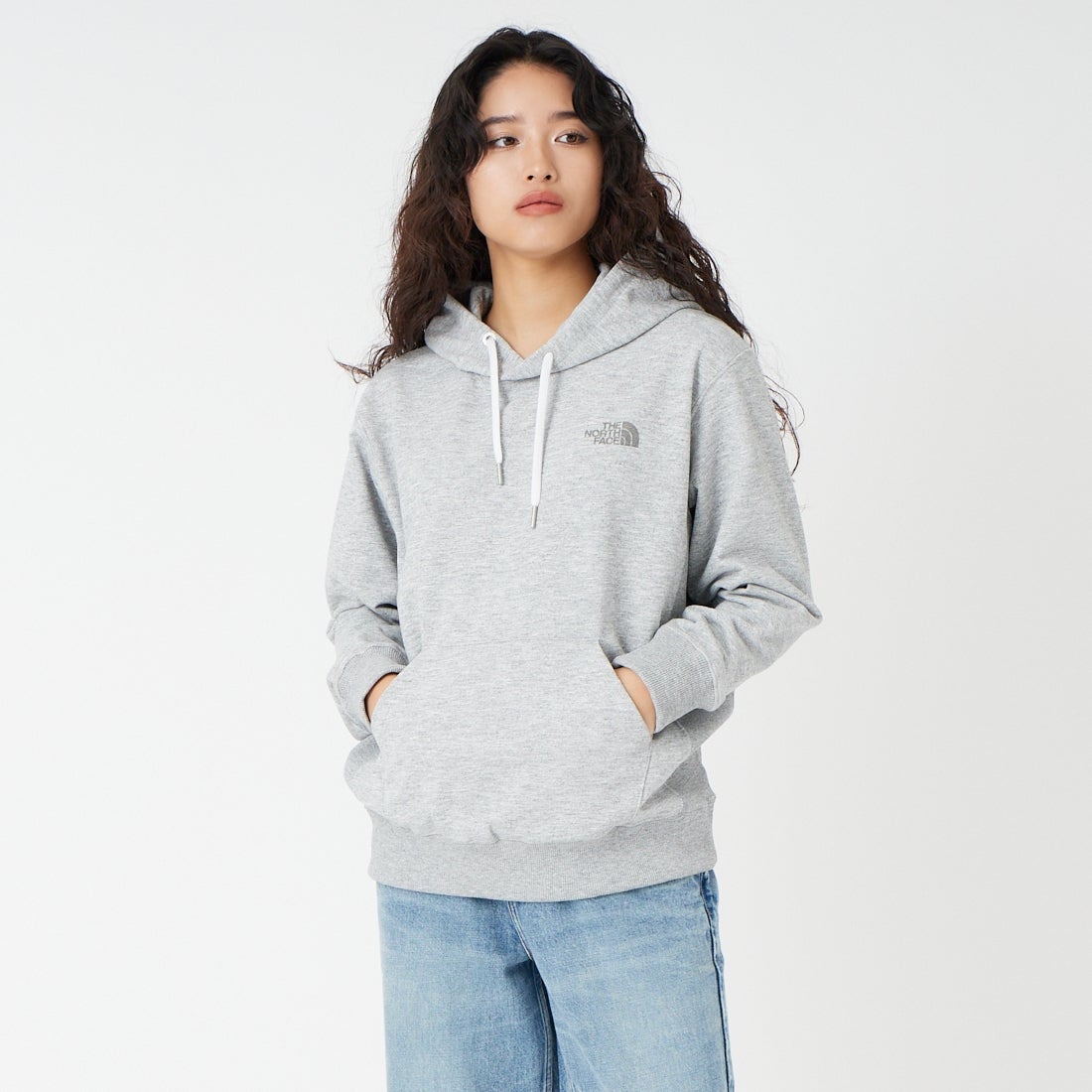 THE NORTH FACE [ザ ノースフェイス] バックスクエアロゴフーディ