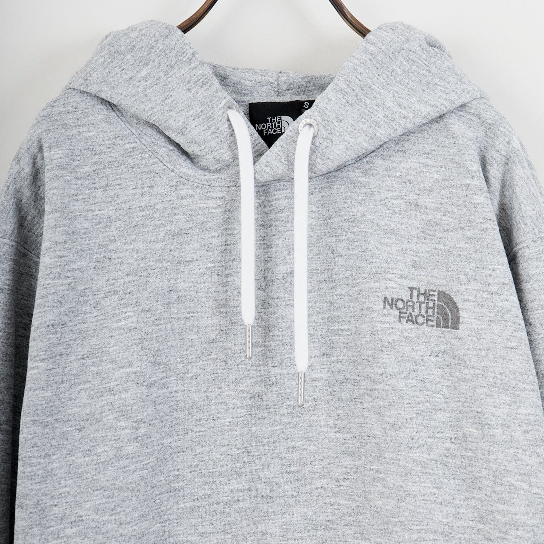 THE NORTH FACE [ザ ノースフェイス] バックスクエアロゴフーディ [NT62533] Z