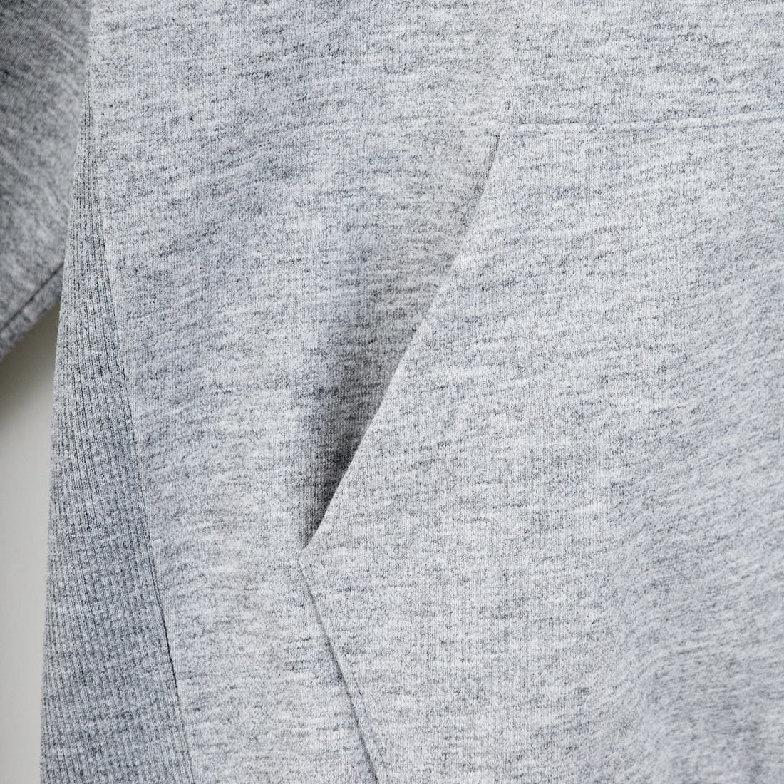 THE NORTH FACE [ザ ノースフェイス] バックスクエアロゴフーディ [NT62533] Z