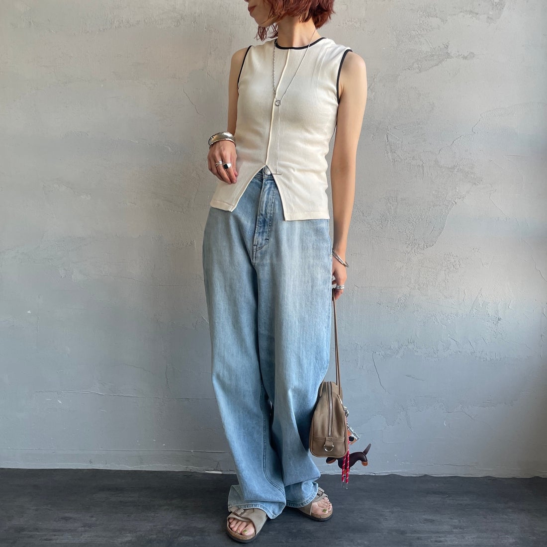 Robert P.Miller [ロバートピーミラー] 別注 配色 センタースリット パネルリブタンクトップ [RM261-2261IN-JF] IVO/BLK &&モデル身長：158cm 着用サイズ：F&&