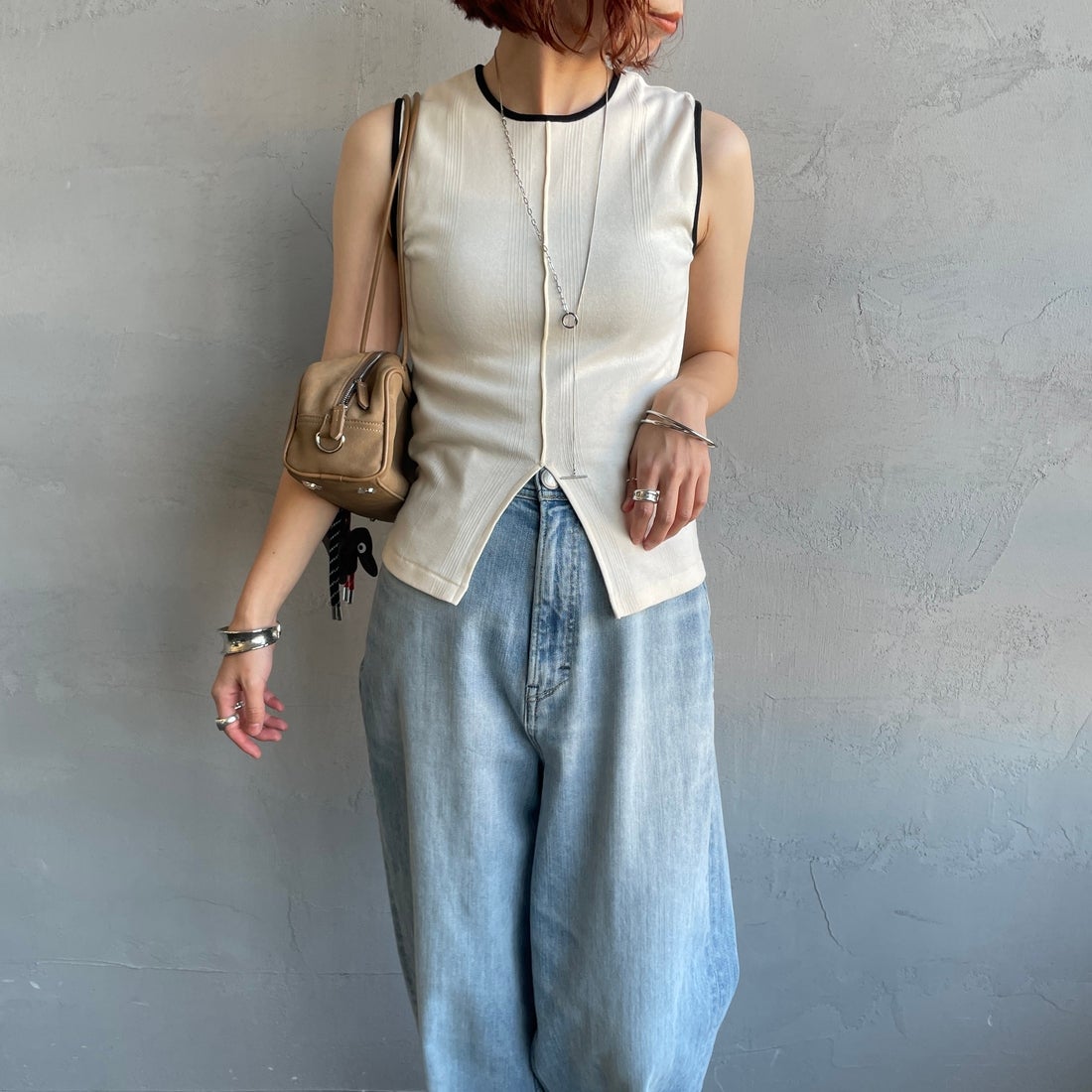 Robert P.Miller [ロバートピーミラー] 別注 配色 センタースリット パネルリブタンクトップ [RM261-2261IN-JF] IVO/BLK &&モデル身長：158cm 着用サイズ：F&&