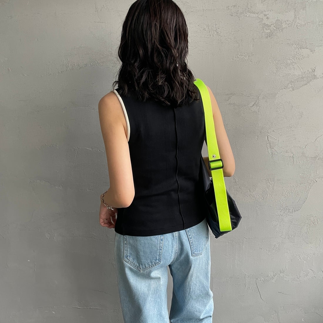 Robert P.Miller [ロバートピーミラー] 別注 配色 センタースリット パネルリブタンクトップ [RM261-2261IN-JF] BLK/IVO &&モデル身長：160cm 着用サイズ：F&&