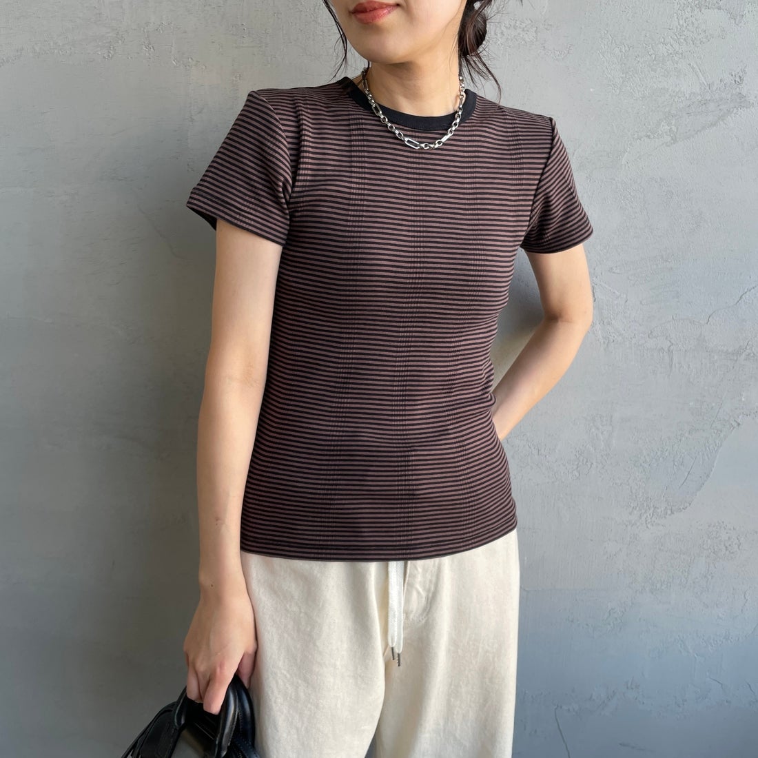 Robert P.Miller [ロバートピーミラー] 別注 配色 パネルリブショートスリーブTシャツ [RM261-2152IN-JF] BROWN &&モデル身長：160cm 着用サイズ：F&&