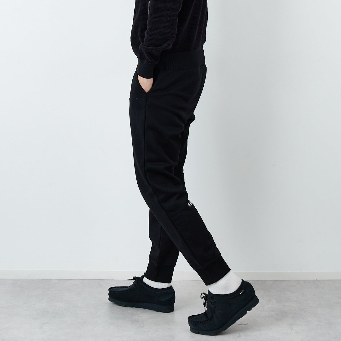 TATRAS [タトラス] FOLMIDO/フォルミード スウェットパンツ [MCKZ0048103588] BLACK &&モデル身長：179cm 着用サイズ：3&&