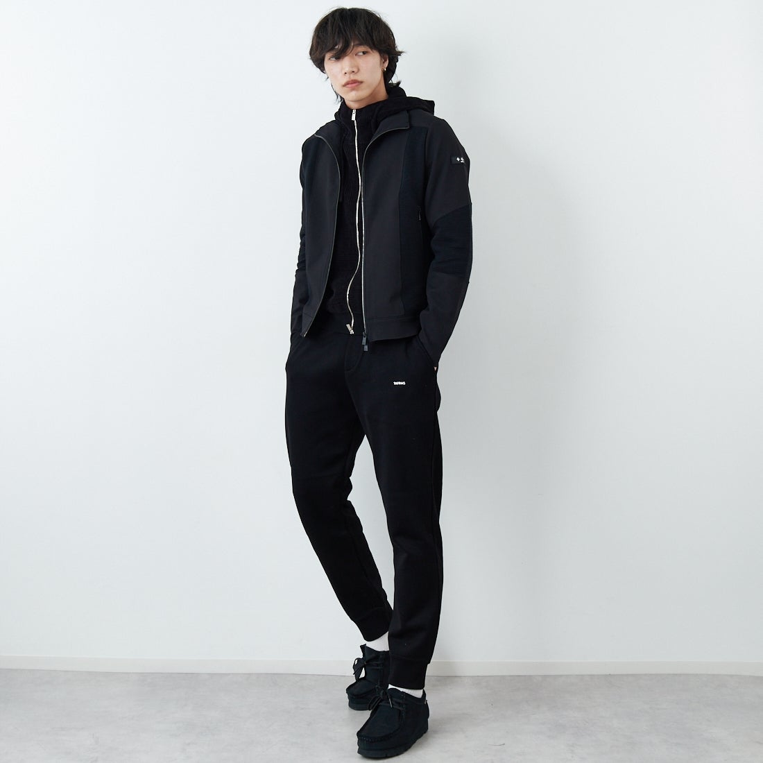 TATRAS [タトラス] FOLMIDO/フォルミード スウェットパンツ [MCKZ0048103588] BLACK &&モデル身長：179cm 着用サイズ：3&&