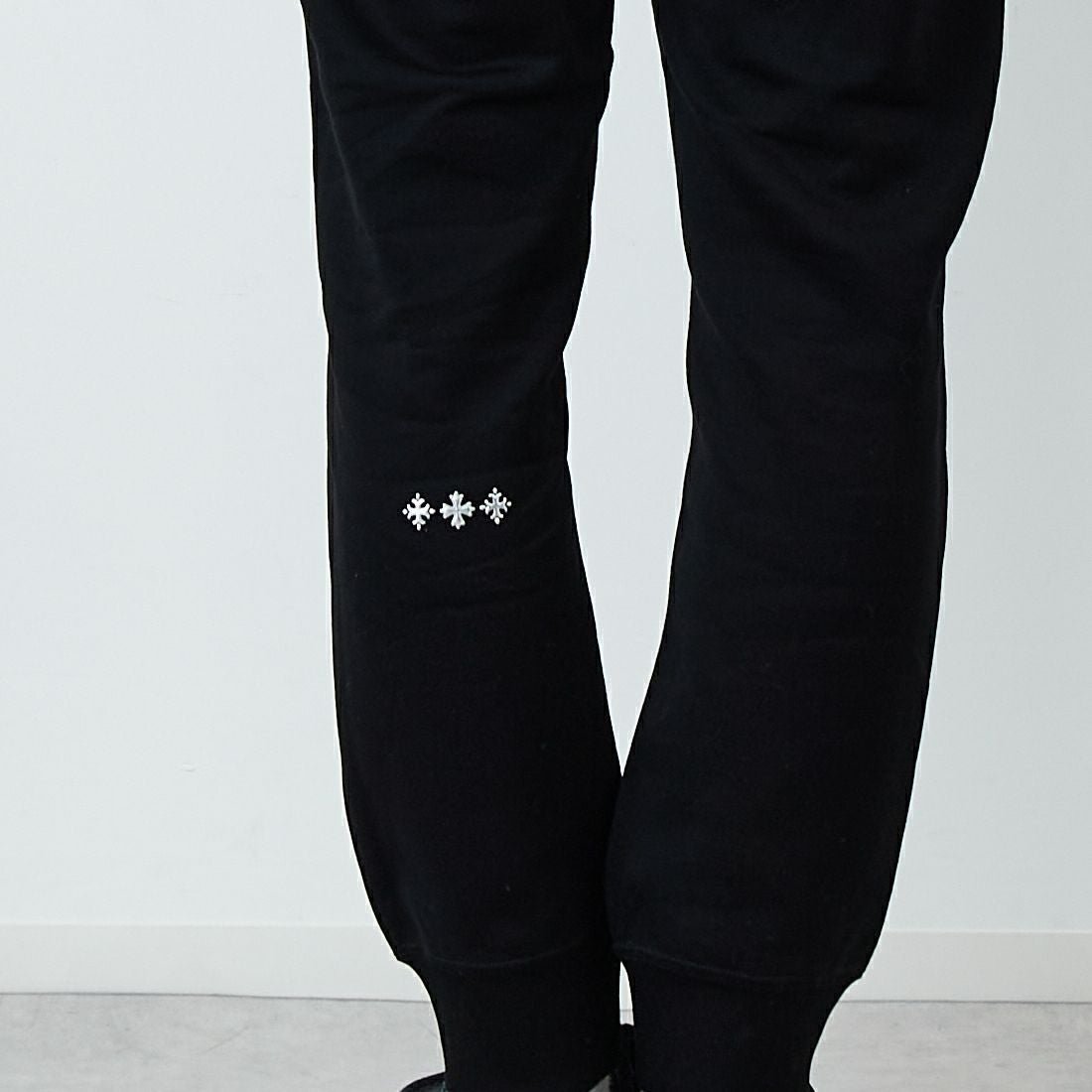 TATRAS [タトラス] FOLMIDO/フォルミード スウェットパンツ [MCKZ0048103588] BLACK &&モデル身長：179cm 着用サイズ：3&&