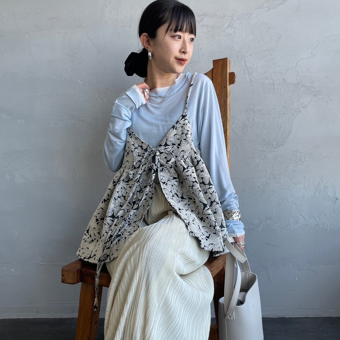 nenom [ネノム] マルチWAY ジャガード ペプラムキャミブラウス [NE26312007] 02 BLK/OFF &&モデル身長：150cm 着用サイズ：F&&