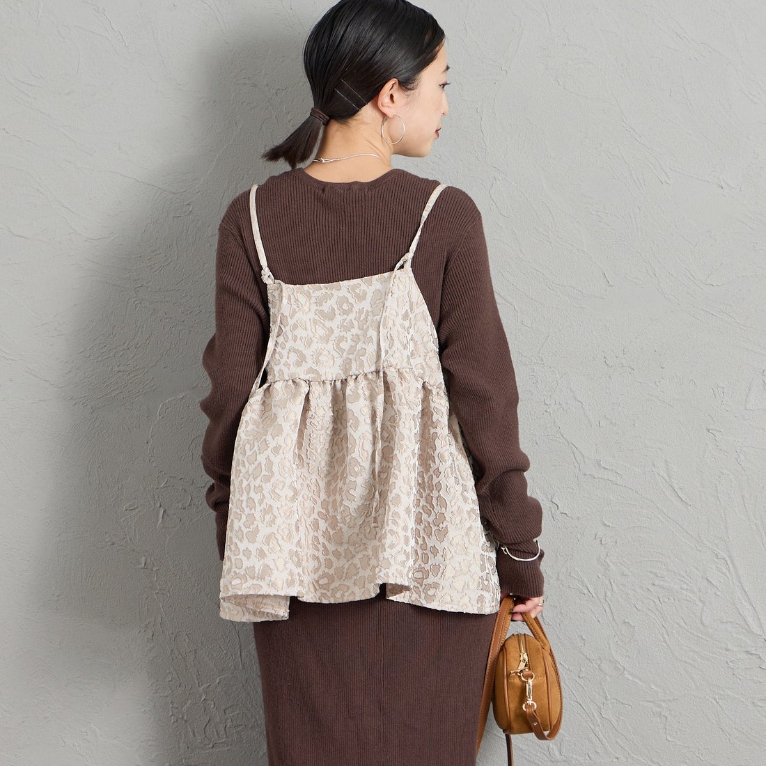 nenom [ネノム] マルチWAY ジャガード ペプラムキャミブラウス [NE26312007] 22 BEIGE &&モデル身長：150cm 着用サイズ：F&&