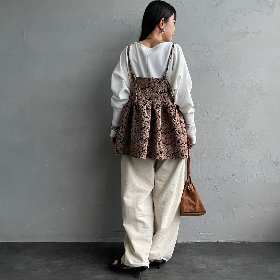 nenom [ネノム] マルチWAY ジャガード ペプラムキャミブラウス [NE26312007] 28 BLK/BRN &&モデル身長：150cm 着用サイズ：F&&