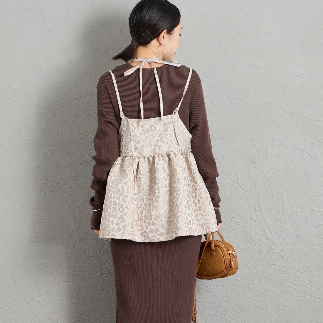 nenom [ネノム] マルチWAY ジャガード ペプラムキャミブラウス [NE26312007] 22 BEIGE &&モデル身長：150cm 着用サイズ：F&&