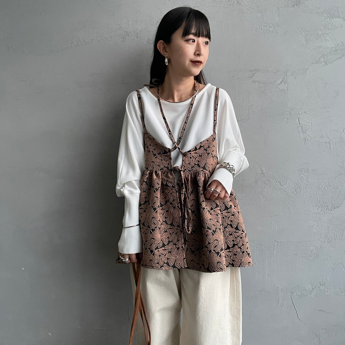 nenom [ネノム] マルチWAY ジャガード ペプラムキャミブラウス [NE26312007] 28 BLK/BRN &&モデル身長：150cm 着用サイズ：F&&