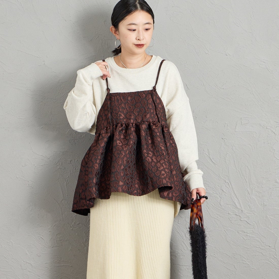 nenom [ネノム] マルチWAY ジャガード ペプラムキャミブラウス [NE26312007] 29 BROWN &&モデル身長：150cm 着用サイズ：F&&