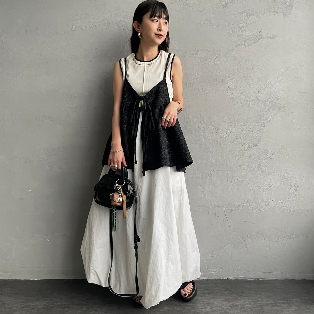 nenom [ネノム] マルチWAY ジャガード ペプラムキャミブラウス [NE26312007] 09 BLACK &&モデル身長：150cm 着用サイズ：F&&