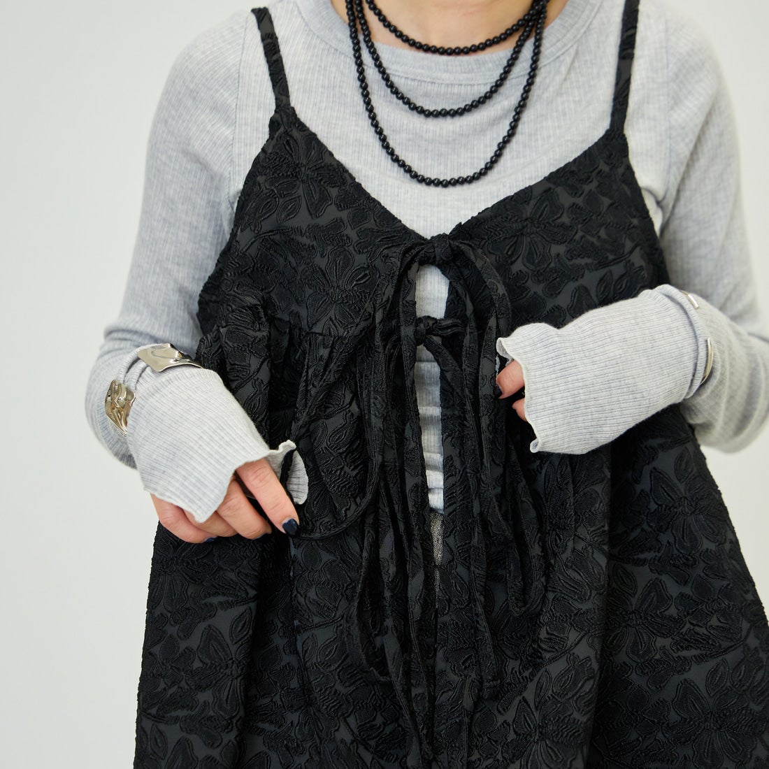 nenom [ネノム] マルチWAY ジャガード ペプラムキャミブラウス [NE26312007] 09 BLACK &&モデル身長：150cm 着用サイズ：F&&