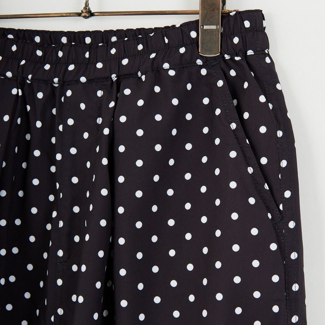 UNIVERSAL OVERALL [ユニバーサルオーバーオール] 別注 総柄イージーワイドパンツ [U2612634IN-JF] BLKﾄﾞｯﾄ