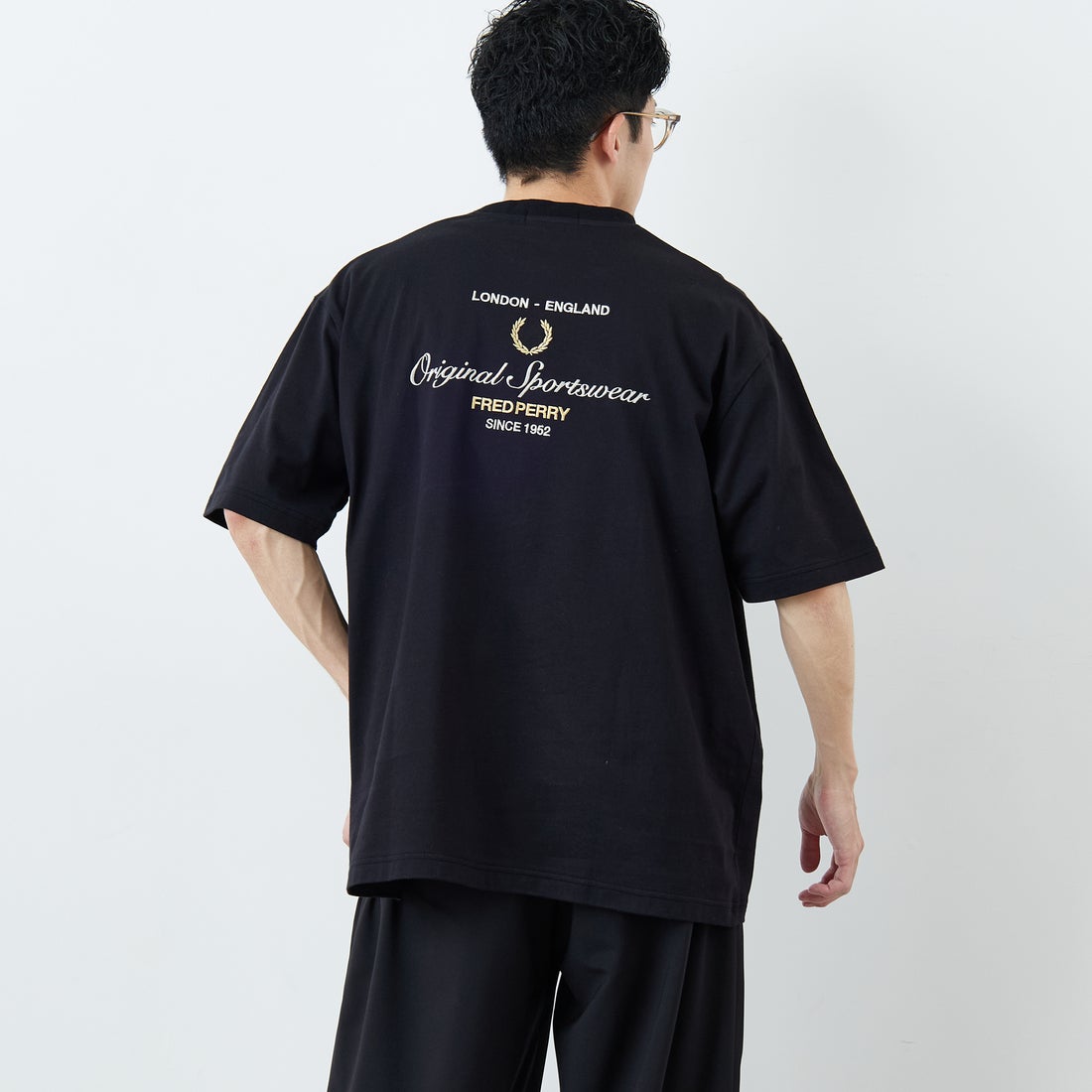 ⭐️ノンゴリFRED PERRY フレッドペリー 刺繍ロゴ FRED PERRY [フレッドペリー] 別注 ORIGINAL SPORTSWEAR バック刺繍
