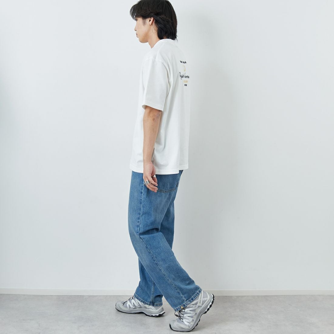 FRED PERRY [フレッドペリー] 別注 ORIGINAL SPORTSWEAR バック刺繍ロゴTシャツ [FPM-26S-023JF] SNOW WHITE &&モデル身長：179cm 着用サイズ：L&&