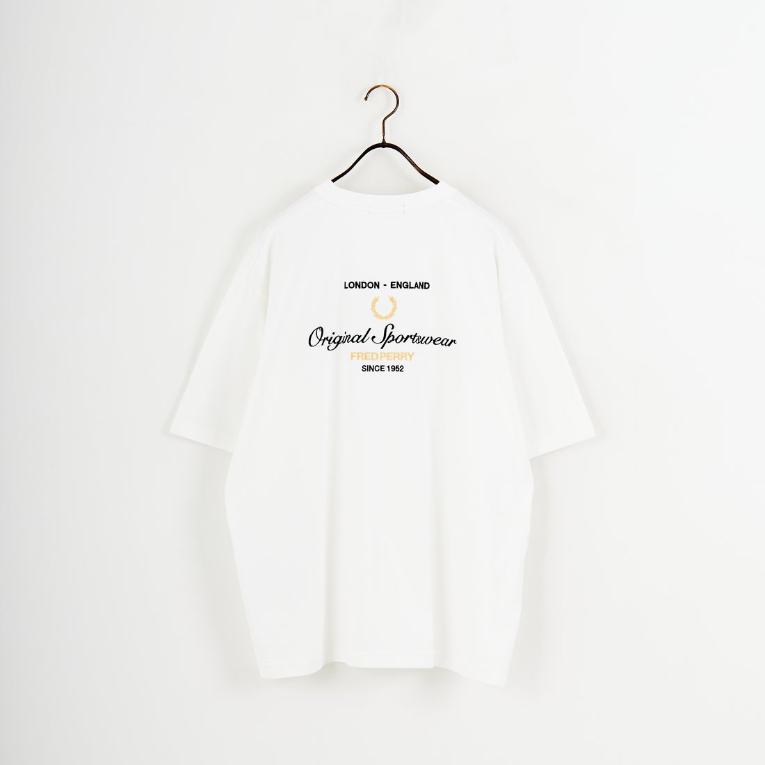 FRED PERRY [フレッドペリー] 別注 ORIGINAL SPORTSWEAR バック刺繍ロゴTシャツ [FPM-26S-023JF] SNOW WHITE