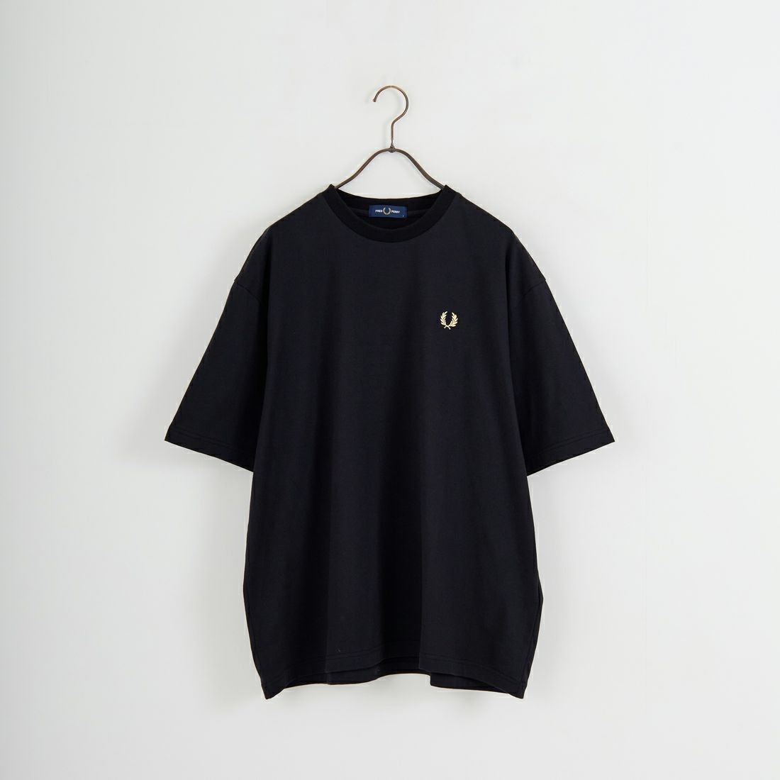 FRED PERRY [フレッドペリー] 別注 ORIGINAL SPORTSWEAR バック刺繍ロゴTシャツ [FPM-26S-023JF] BLACK/SNOW