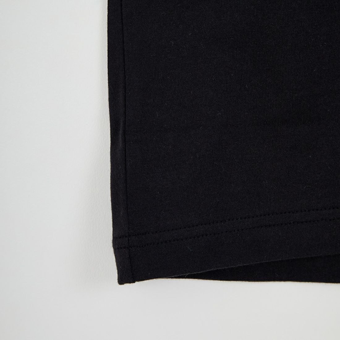 FRED PERRY [フレッドペリー] 別注 ORIGINAL SPORTSWEAR バック刺繍ロゴTシャツ [FPM-26S-023JF] BLACK/SNOW