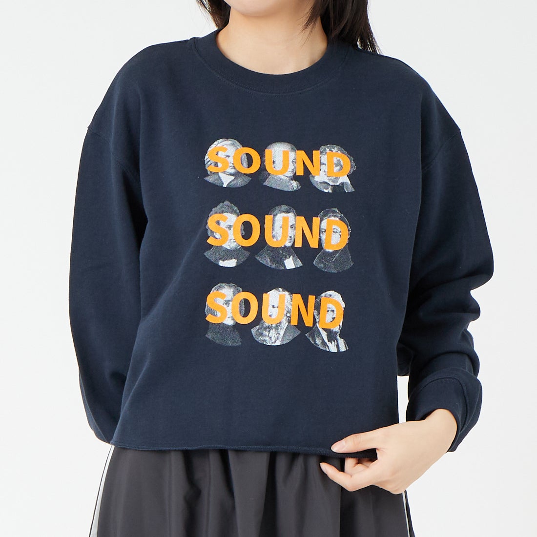SCREEN STARS [スクリーンスターズ] 別注 偉人プリント カットオフスウェット [2523-IN3-JF] NAVY &&モデル身長：162cm 着用サイズ：F&&